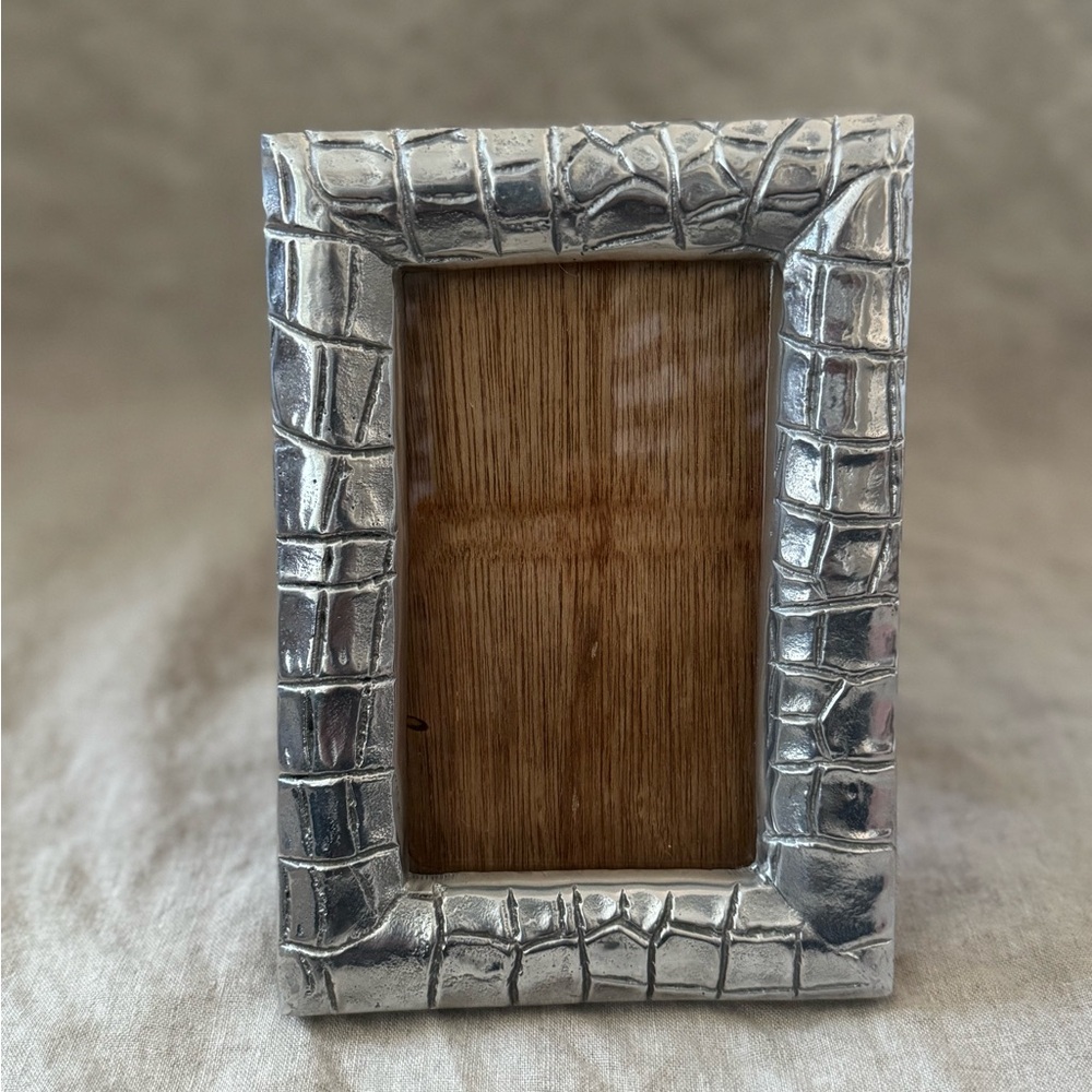 Vintage Silver Textured 4x6 Picture Frame